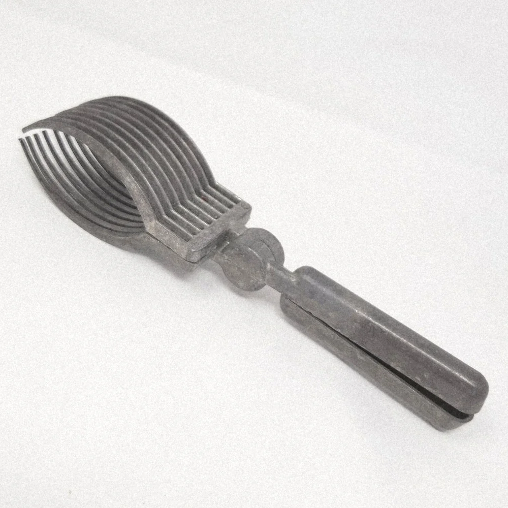 Vintage Alumimum‎ Roast Meat Holder Slicing Aid